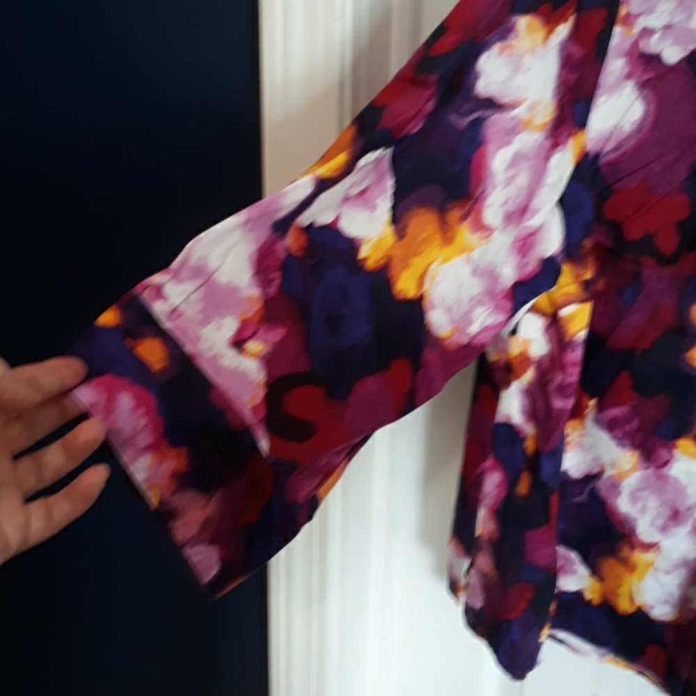 Floraled Blouse - Picture 3 of 5
